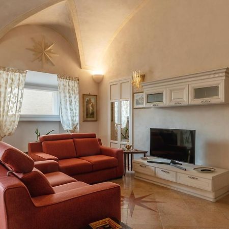 Palazzo Altieri Elegant Apartment Рим Екстер'єр фото